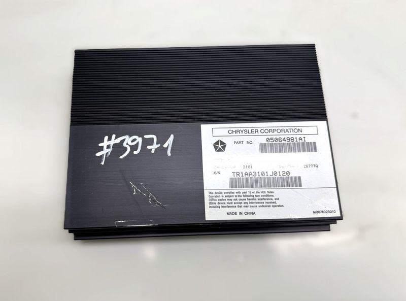 05064981AI Audio amplifier CHRYSLER 300C II (2010-2023)