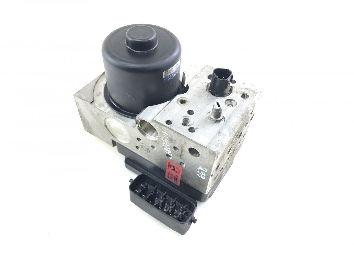 1339000110 133900-0110 ABS hydraulic unit / pump LEXUS LS (XF30) (2000-2006)