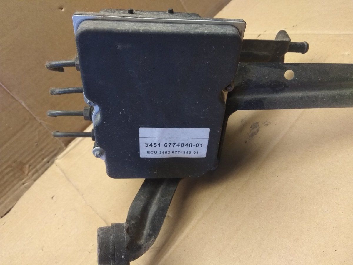 ABS hydraulic unit / pump BMW 5 (E60, E61) (2003-2010)