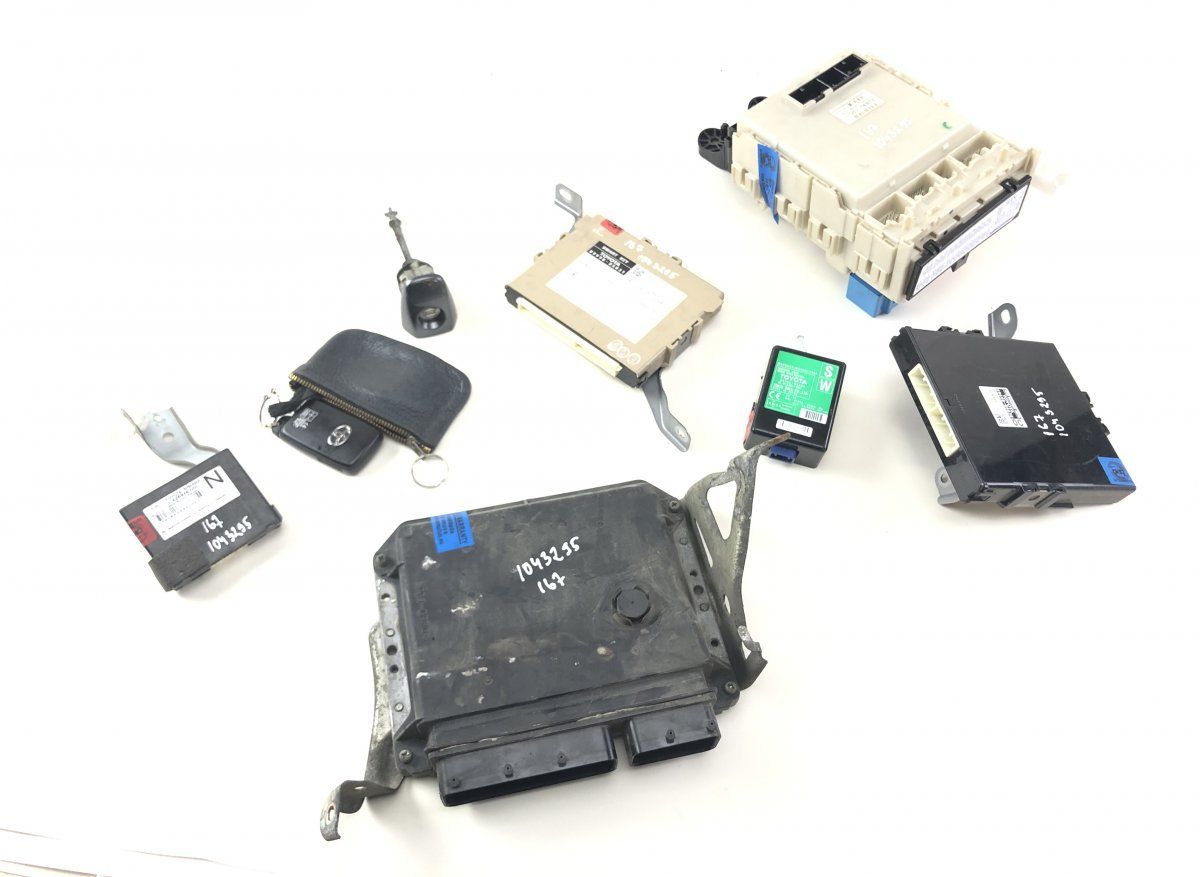 8966105D01 Engine Control Unit / module (ECU) TOYOTA AVENSIS (T270) (2009-2018)