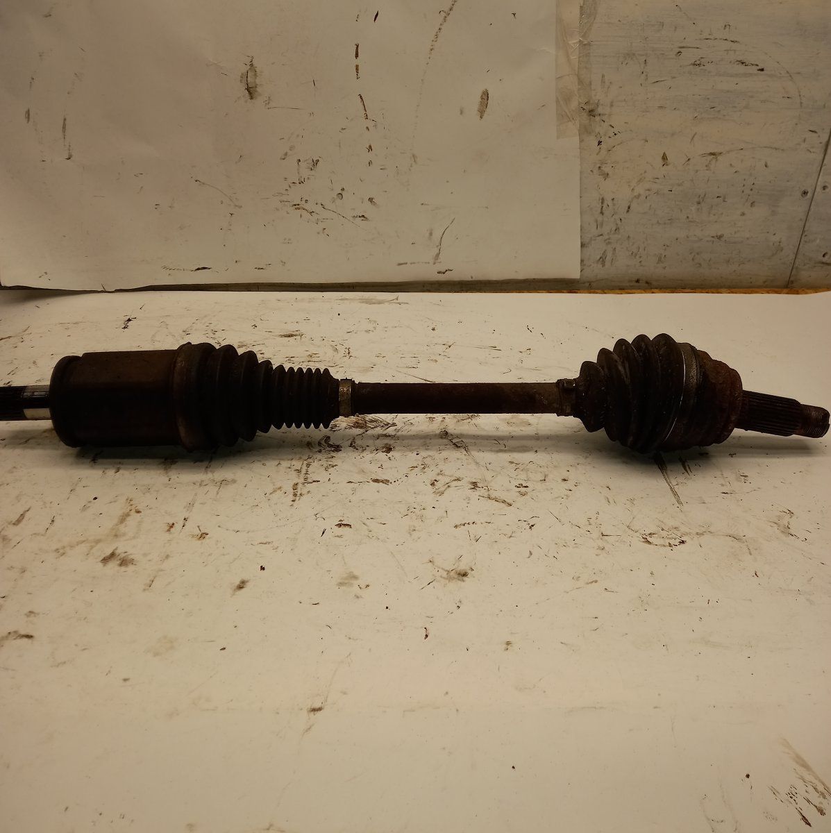 31607607937 7607937 Drive Shaft Front Left                                      BMW X5 (E70) (2007-2013)