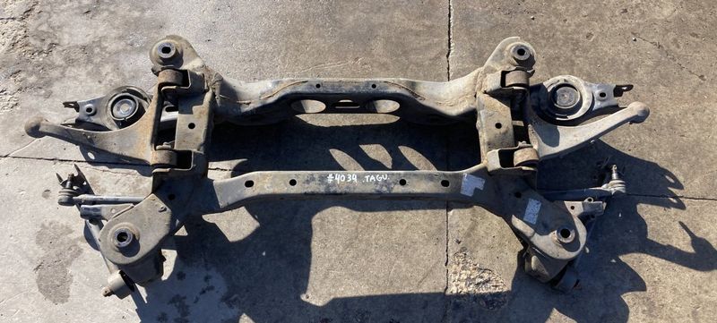 554002P500 552102P000 552302P000 552402P000 551002B000 552502P000 Rear axle Beam KIA SORENTO II (XM) (2009-2015)