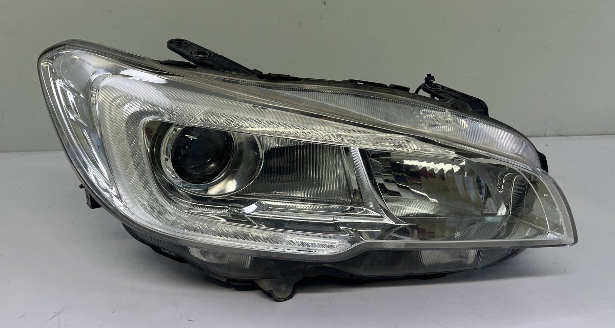 84002VA061 Headlight right SUBARU LEVORG I (VM) (2015-2020)