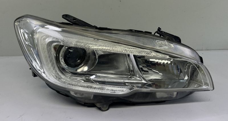 84002VA061 Headlight right SUBARU LEVORG I (VM) (2015-2020)