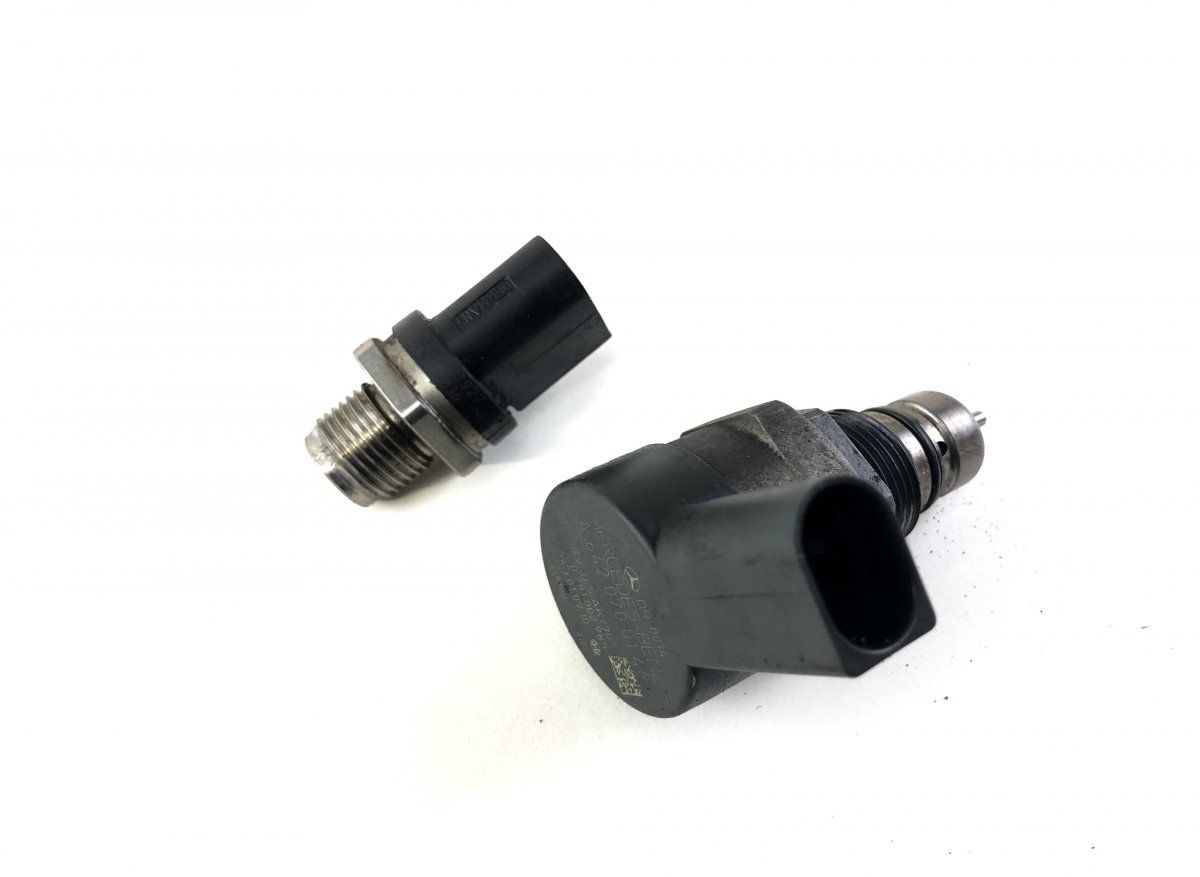 0281002927 A6420740284 0281002985 Fuel pressure regulator MERCEDES-BENZ E-CLASS (W212) (2009-2016)