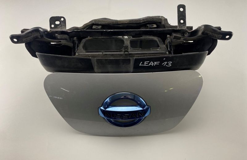 65701-3NB5A 658233NA0B 65823-3NA0B 657303NA1B 65730-3NA1B Fuel flap NISSAN LEAF I (ZE0) (2010-2017)