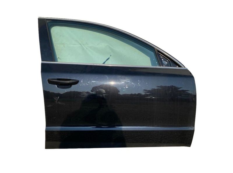 3T0831056 Door Front Right SKODA SUPERB II (3T4, 3T5) (2008-2015)