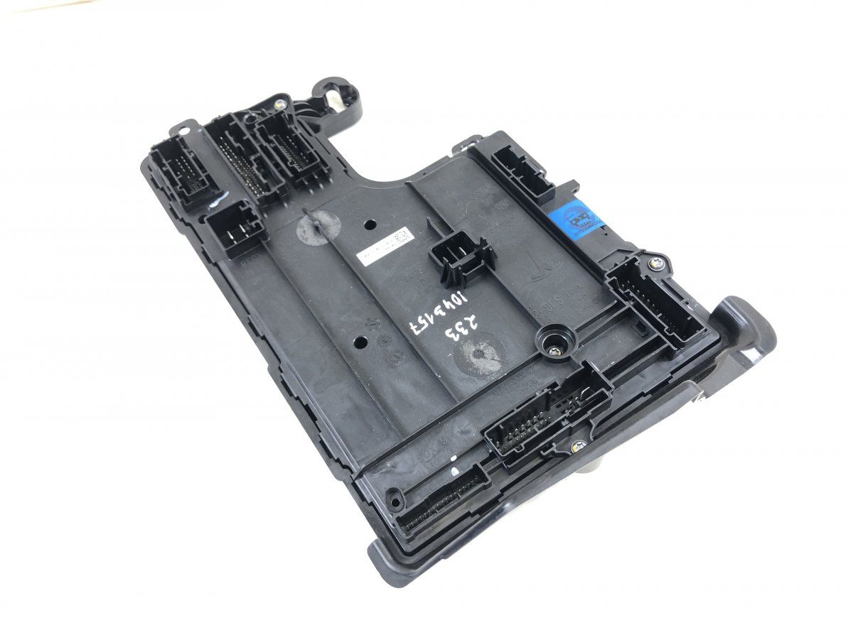 156745502D Body control module (BCM) TESLA MODEL 3 (2017-)