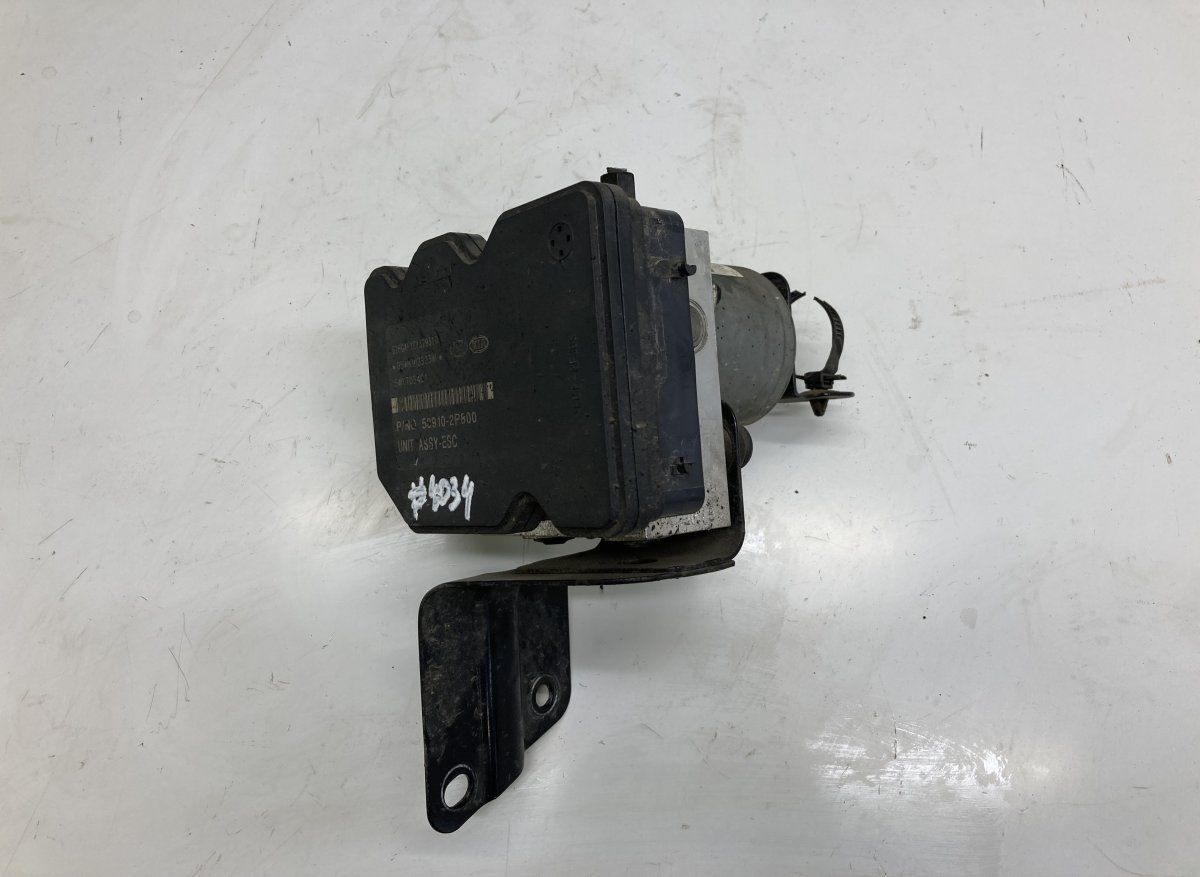 589102P800 ABS hydraulic unit / pump KIA SORENTO II (XM) (2009-2015)