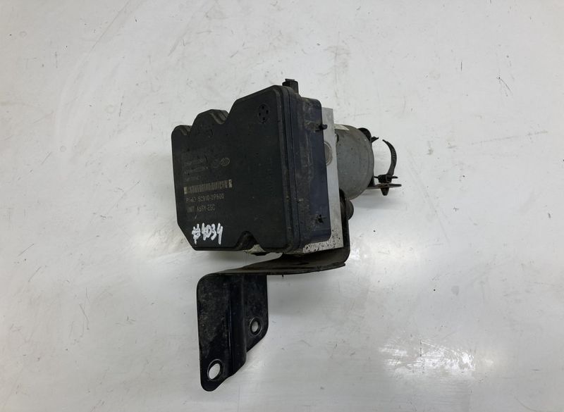 589102P800 ABS hydraulic unit / pump KIA SORENTO II (XM) (2009-2015)