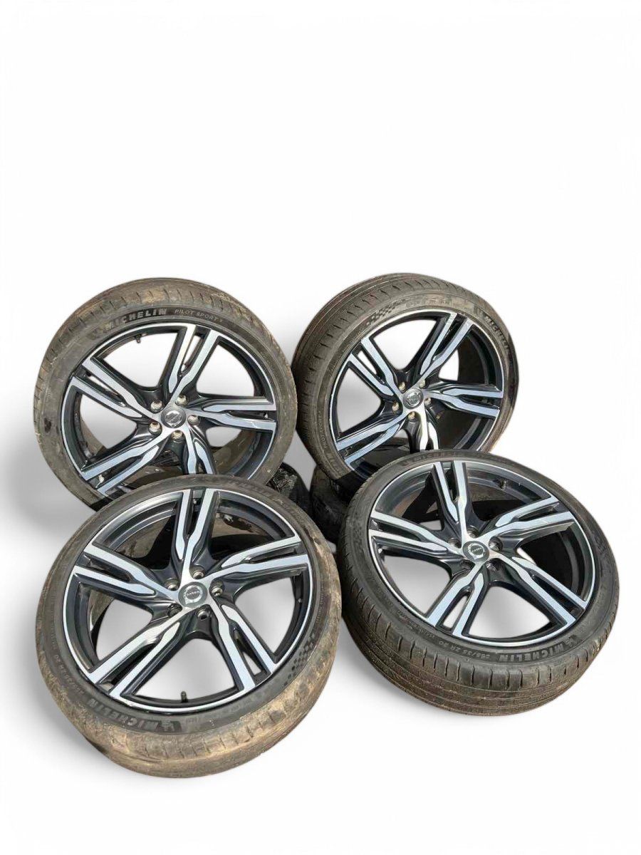 31660195 32243977 Rim set With Tyres 4 pcs VOLVO S90 / V90 (2016-)
