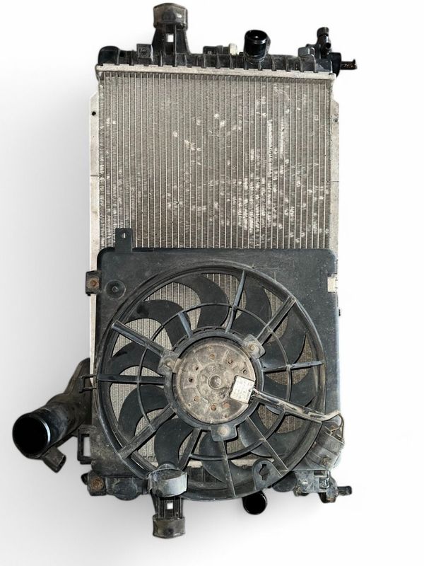 0130303304 0130303960 0130303957 13209772 93184140 24467444 13147279 13130010 93182323 93178960 Radiator set OPEL ZAFIRA B (A05) (2005-2014)