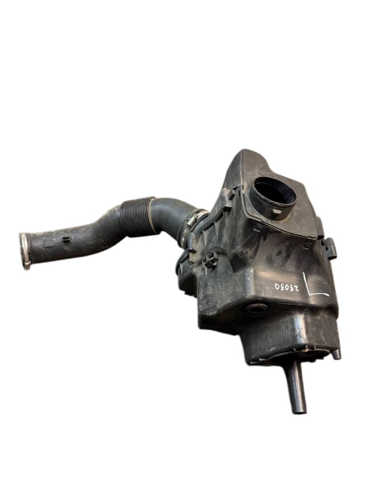 4H0133823J Air Cleaner (filter box) AUDI A8 (4H) (2009-2017)