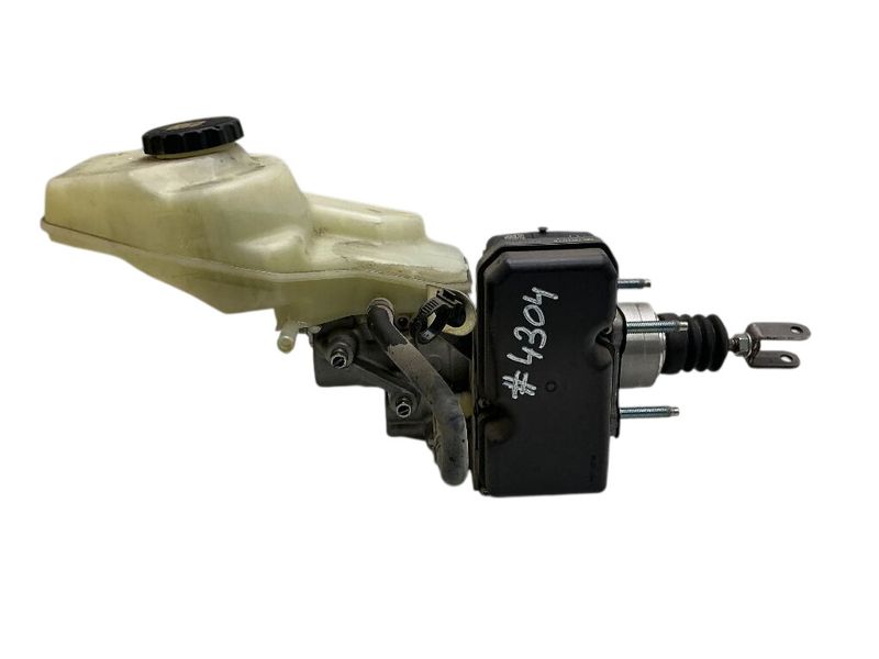 4727047040 4721047210 Brake Master Cylinder TOYOTA PRIUS IV (XW50) (2015-2022)