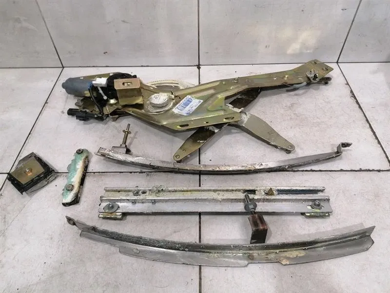 Ferrari 360 F131 Left Front Door Winder 65819500 Window Regulator Front Left