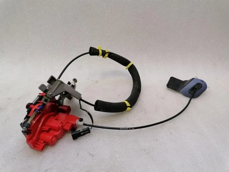 Ferrari F12 Berlinetta F152 right door lock 82447800 door lock 80821600