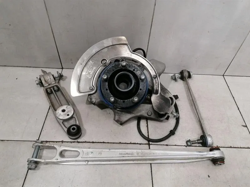 Porsche Cayman 718 GT4RS Left Rear Hub 982505051DY Wheel Bearing Housing Rear Left