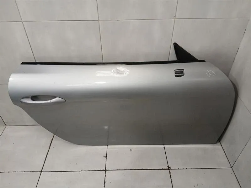Porsche Cayman 718 right front door 982831052 YGRV door front right