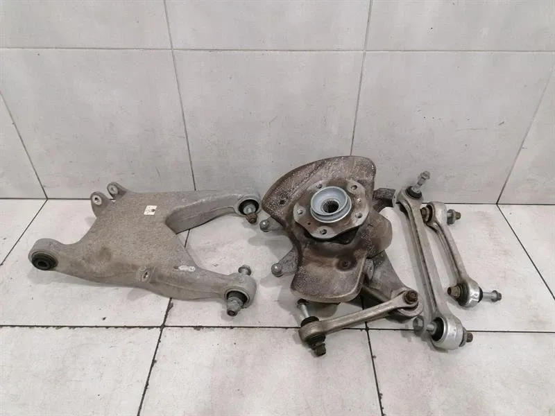 Aston Martin Vantage AM6 Left Rear Hub HY53-5A971-AD Wheel Bearing Housing Rear Li