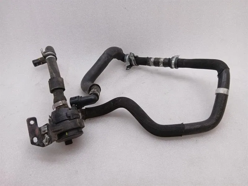 Ferrari F8 F142MFL additional cooling pump 6700002071 coolant pump pump