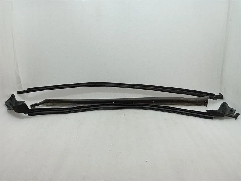 McLaren 600LT Spider Right Door Seal 13A6535CP Right Door Seals
