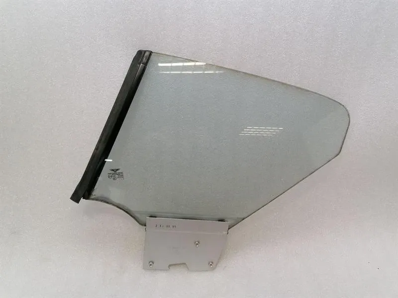 Bentley Continental GT W12 Left Rear 1/4 Glass 3W8845297D Door Glass 1/4 Rear LH