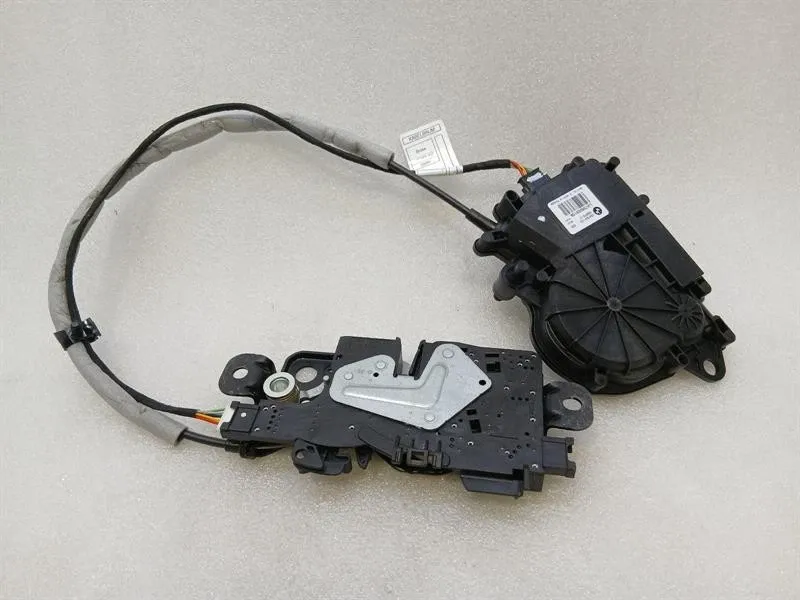 BMW 5 Series F90 G30 M5 Boot Lock 7383561 Tailgate Lock