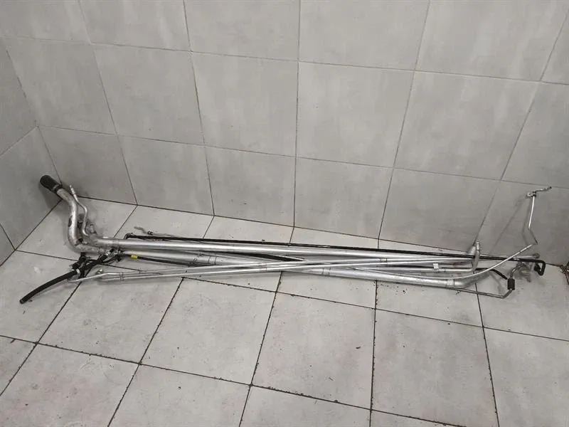 FERRARI F8 F142MFL Under car Pipe set  88898300 Schlauch satz