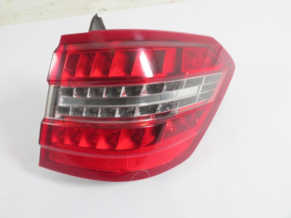 A2128202064 A2128204064 Tail light, right MERCEDES-BENZ E-CLASS (W212) (2009-2016)