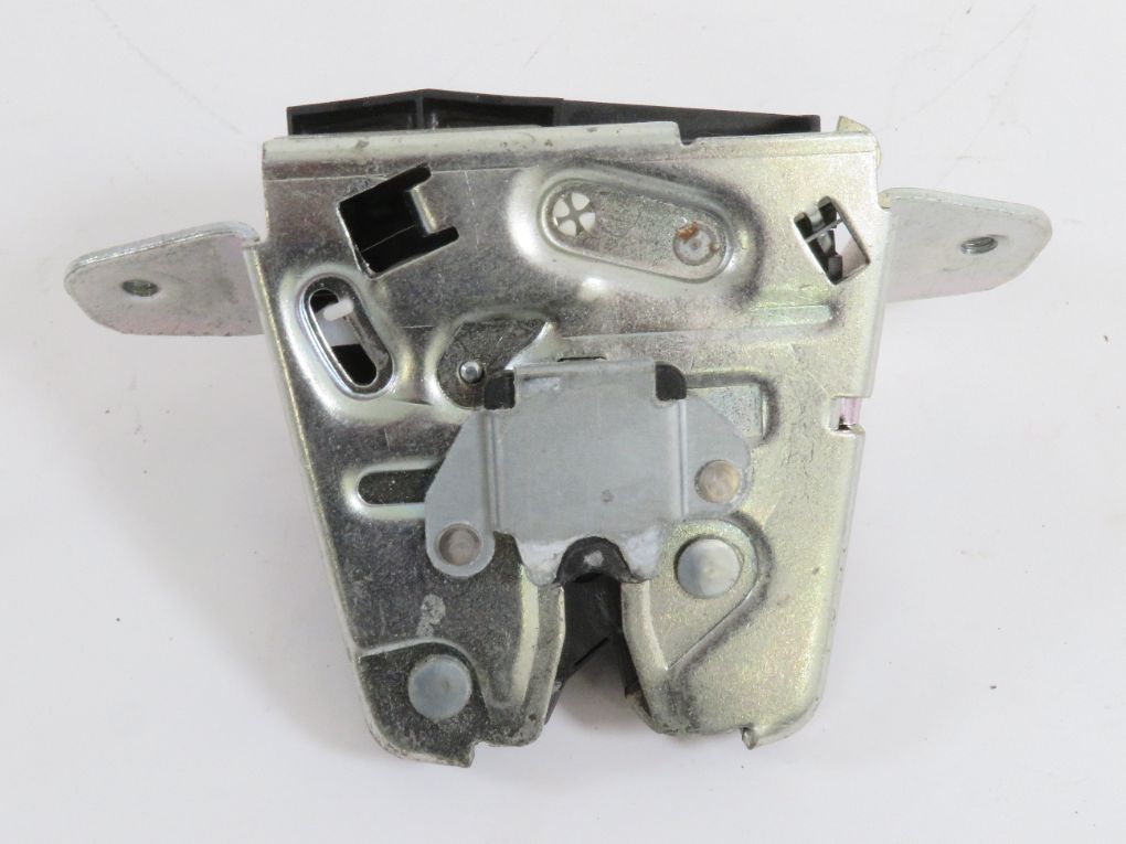 A2047400435 A2047400635 A2047400735 A2047401300 A2047401300 Bootlid / tailgate lock MERCEDES-BENZ E-CLASS (W212) (2009-2016)