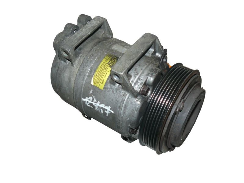 8708581 AC / aircon Compressor VOLVO XC90 I (2002-2014)