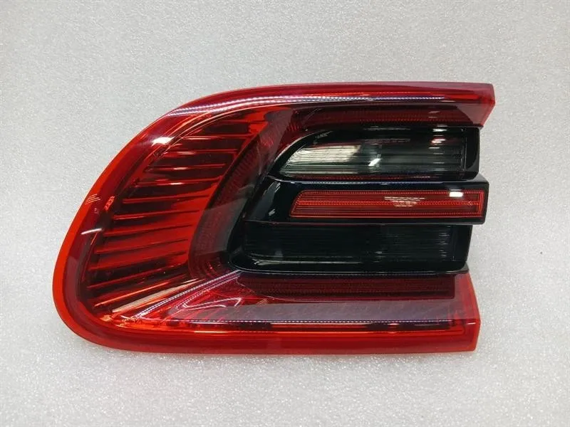 Porsche Macan 95B left rear light 95b945094F tail light rear left