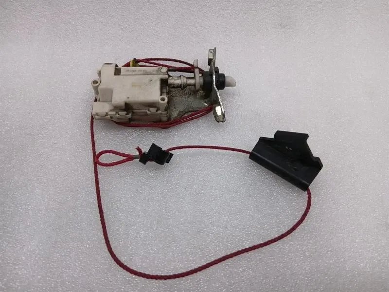 Ferrari F8 F142MFL Fuel Cap Actuator 85143200