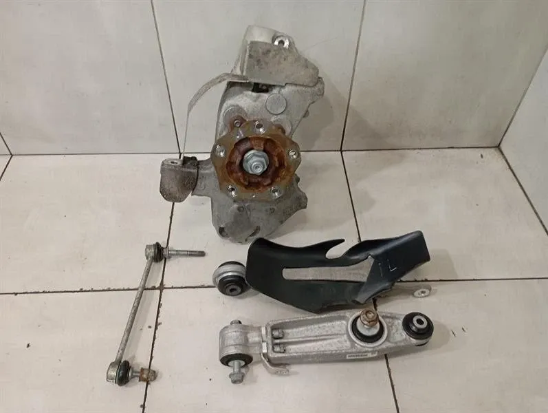 Porsche Boxster Spyder 718 Left Front Hub 99134195780 Wheel Bearing Housing Left GT4