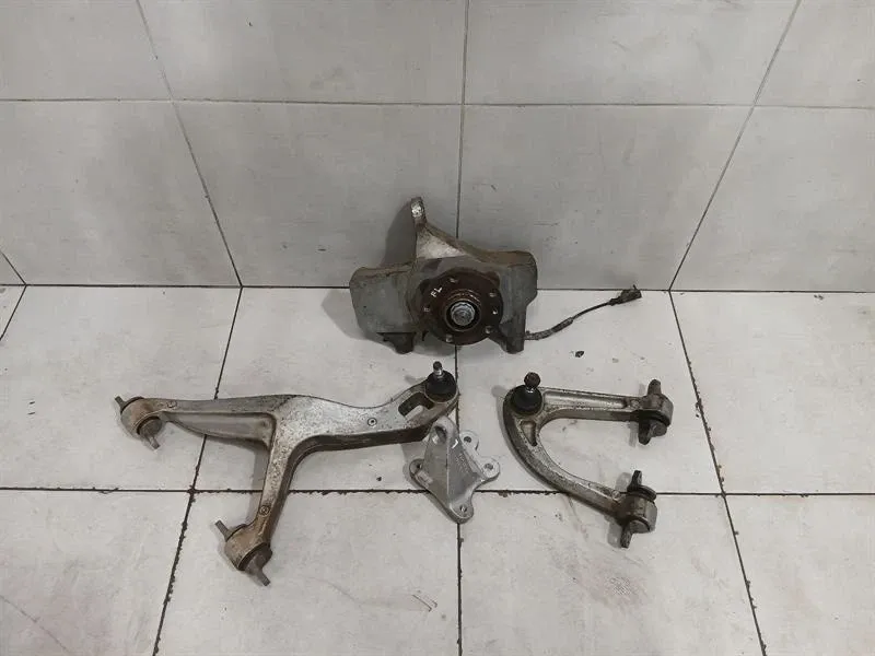 McLaren 650S Spider 14-17 Left Front Hub 11B0033CP Wheel Bearing Housing Front Left