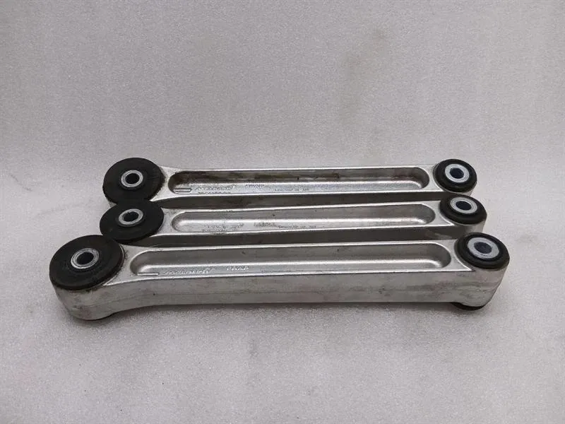 McLaren 650S Spider 14-17 Engine Mount 13F0109CP Engine Mount SET SET