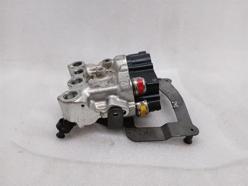 McLaren 650S Spider 14-17 Hydraulic Valve 11B1302CP Hydraulic Valve