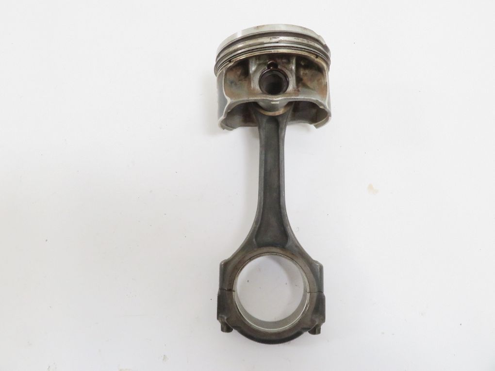 A2740301517 A2700300120 A2740301800 A2740303400 A2740300400 A2740303400 Piston MERCEDES-BENZ C-CLASS (W205) (2013-2021)
