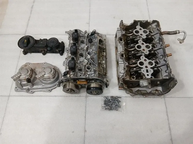 Porsche Panamera 976 G3 24-26 Cylinder Head PAC103061A CYL4-6 CYLINDER HEAD DGPE