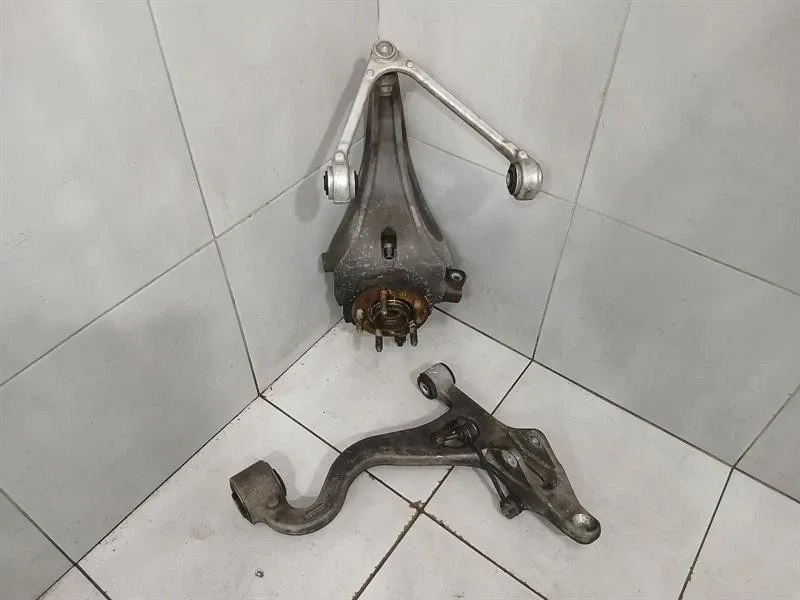 Aston Martin Vanquish S 04-07 V12 Left Front Hub 1R12-233223-AD Front Left SET