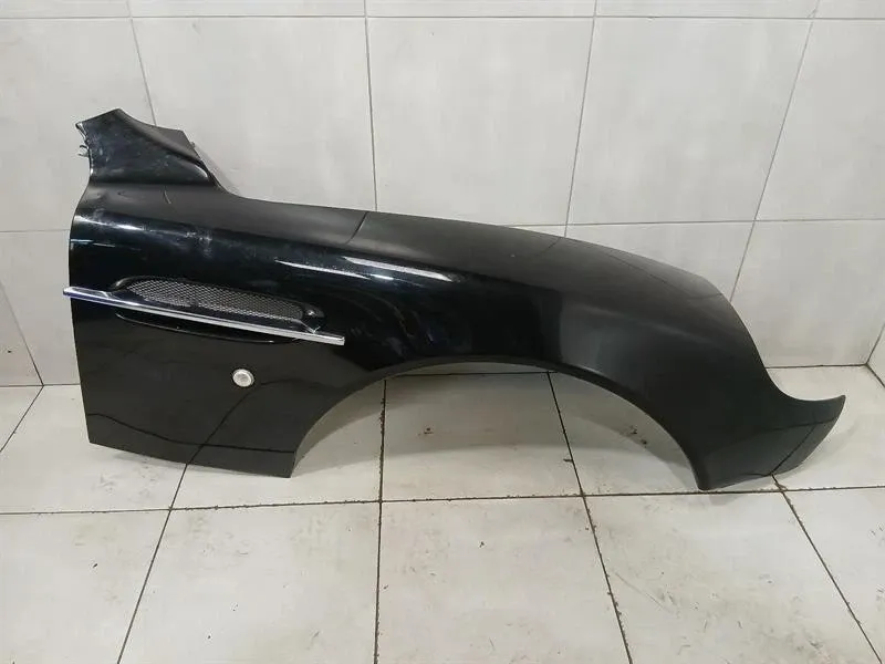 Aston Martin Vanquish S 04-07 V12 Right Wing 1R12631026AK Right Fender