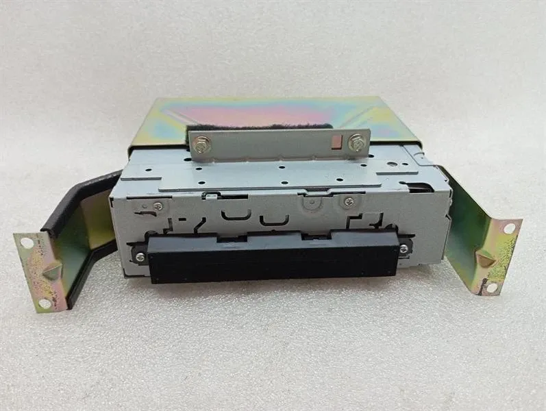 Aston Martin Vanquish S 04-07 V12 CD player 30679804 audio system controller