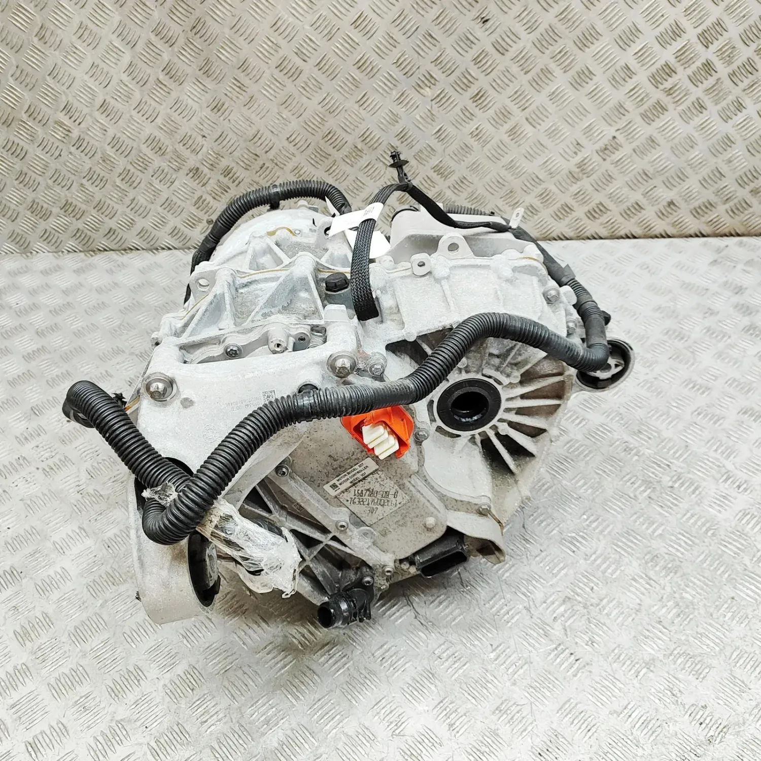 TESLA MODEL Y Engine Motor 1587780-00-B Electricity 378kW 2022 34202533