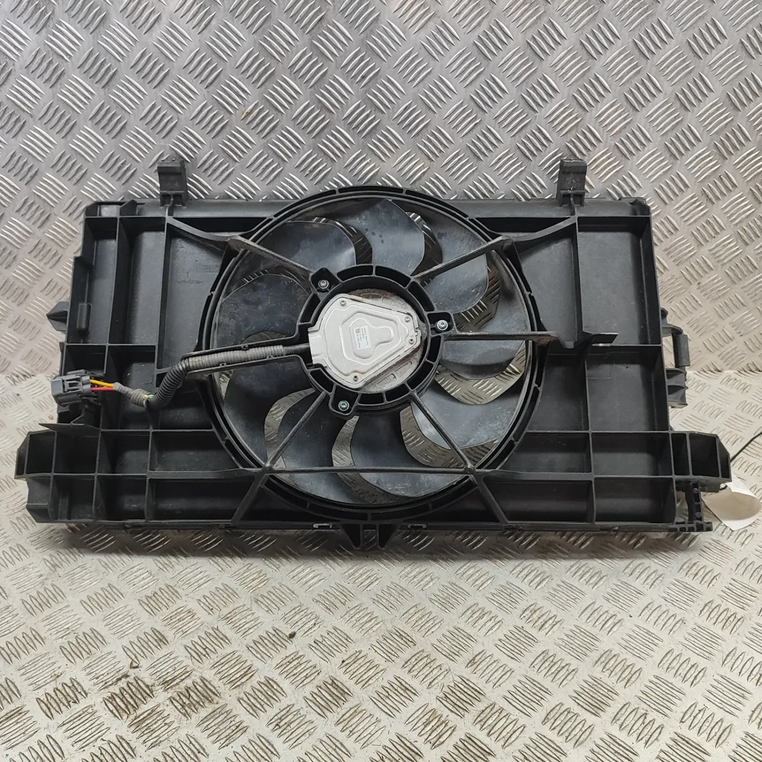 TESLA MODEL 3 Engine Cooling Fan Shroud 1077084-00-E Electricity 258kw 23870447
