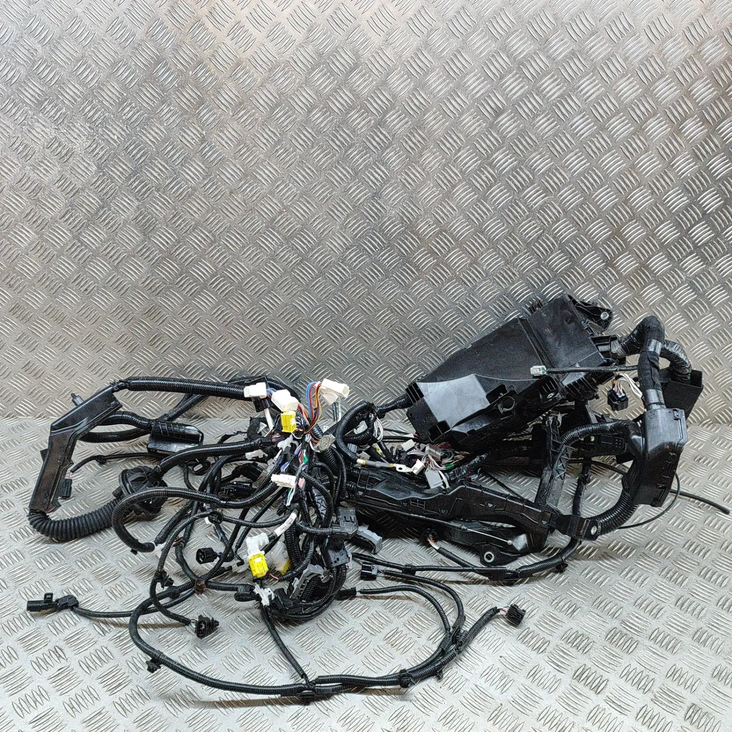 TOYOTA SIENNA XL40 Engine Bay Cable Harness 82111-08K00 2.5 Hybrid 130kw 2020