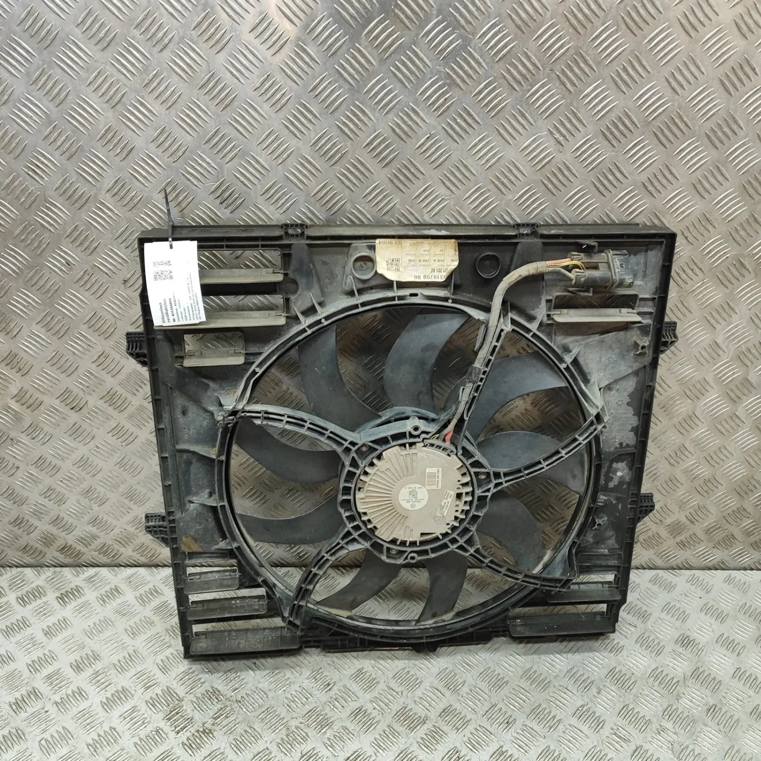 VW AMAROK 2H S1B Engine Cooling Fan  2H6121203A 3.0 Diesel 165kw 2018 31354850