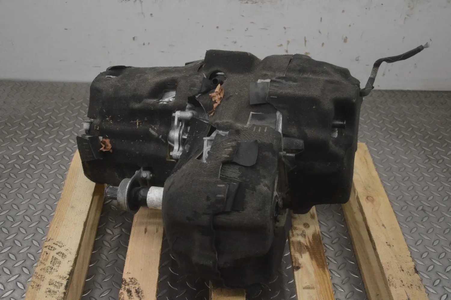 Tesla Model S P100D Front Electric Motor 1035300-00-E 2016 RHD 23067162
