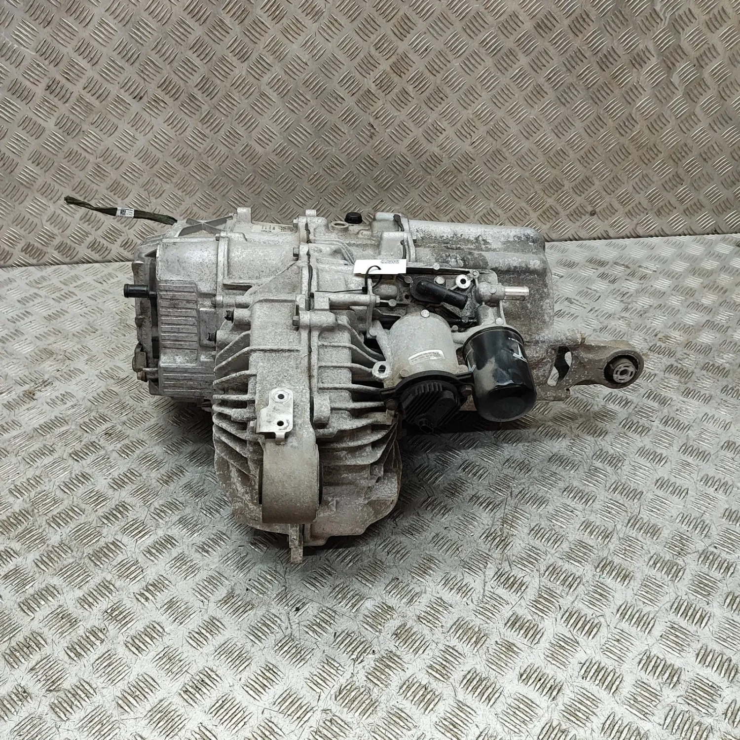 TESLA MODEL X Rear Engine Motor 1037300-00-E 568kw 2020 31649370