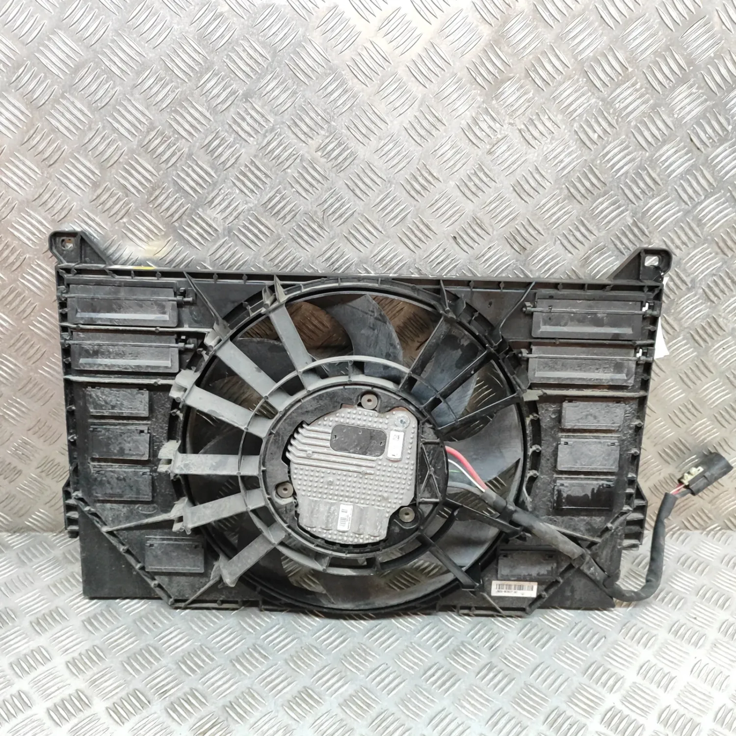 JAGUAR I-PACE X590 Engine Cooling Fan Radiator J9D3-8C607-AC 2019
