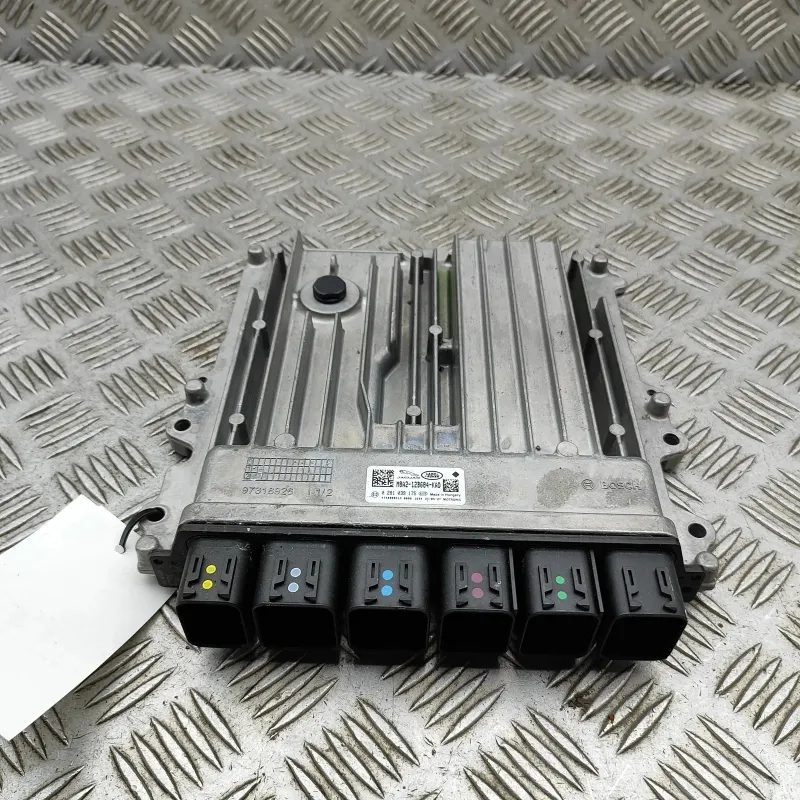 LAND ROVER DISCOVERY V L462 Engine Control Unit M8A2-12B684-KA